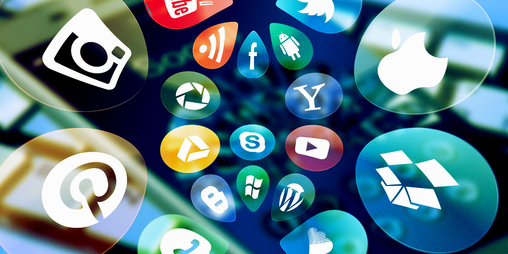 gestionar-redes-sociales Cuenta de empresa en redes sociales: cómo anunciarse a sí mismo y a tus servicios